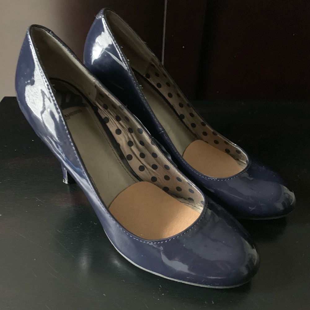 Fergalicious by Fergie Navy Shoe 8.5